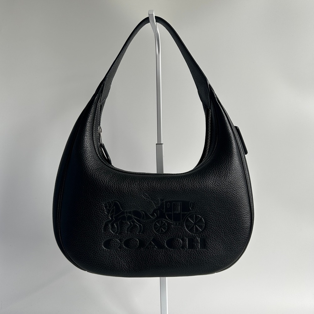Coach Carmen Black Pebbled Leather Shoulder Bag Excellent